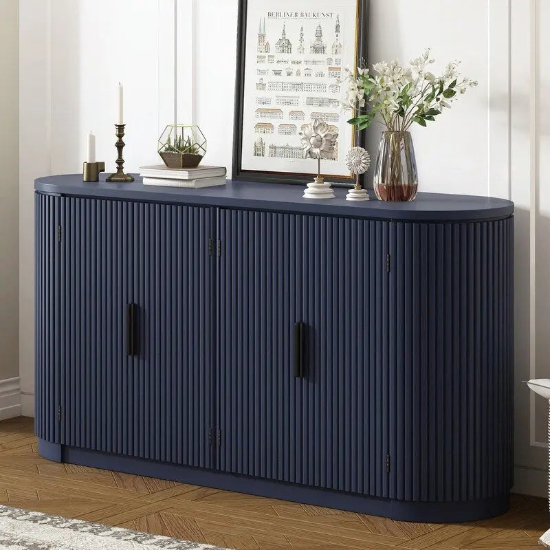 Armoire de rangement à portes rayées verticales avec poignées métalliques, étagères réglables